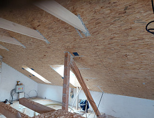 Zateplení šikminy střechy pomocí foukané izolace